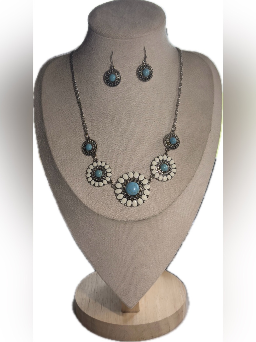 Shyanne Turquoise and Cream Floral Necklace with Matching Earrings